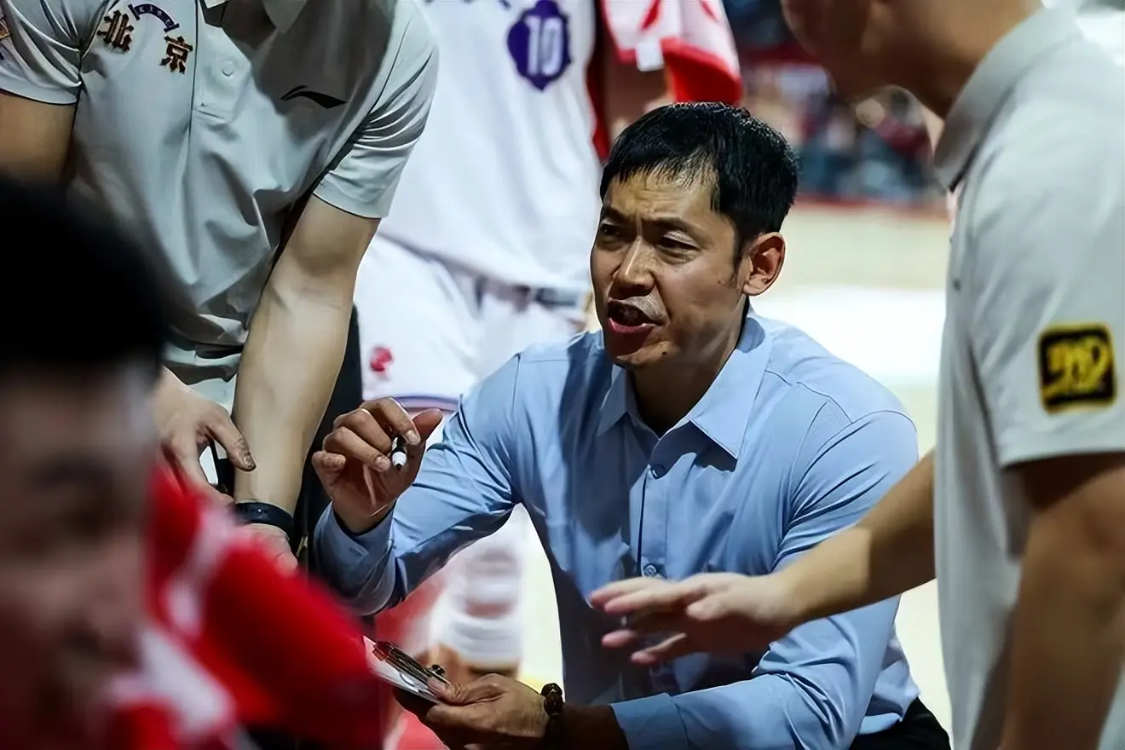 旺财28-获泰伦卢BUFF后终输球，第8位下课主帅即将诞生，球迷：杨鸣快来